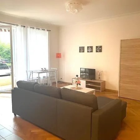 Fully Furnished Down Town Appartement